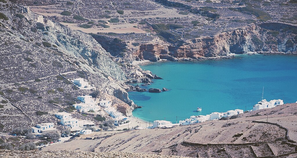 Agkali Beach in Milos, featuring a pebbly shoreline with moderate water conditions
